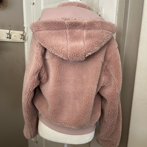 ALO yoga  Foxy Sherpa jacket - Picture 8 of 10